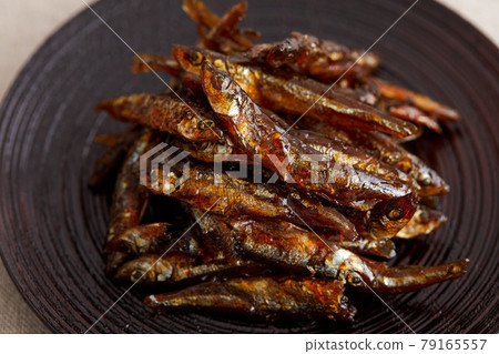 Boiled smelt in elegant lacquer ware 79165557