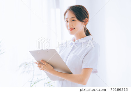 微笑的護士 79166213