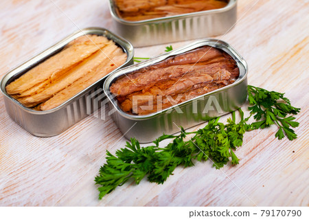 Preserved natural fillet of frigate tuna with parsley Preserved natural fillet of frigate tuna with parsley 79170790