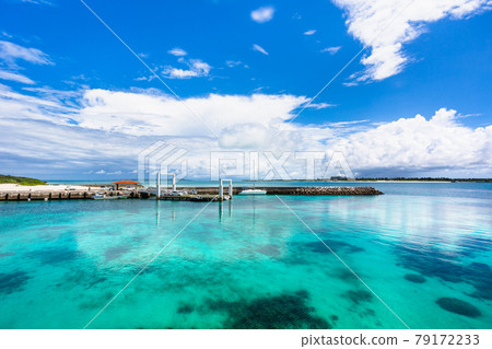 六月，日本沖繩縣宮古島，久里馬港 79172233