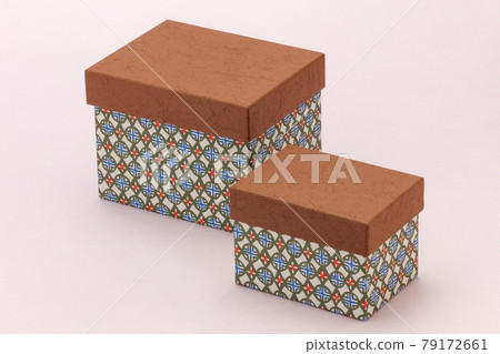 方格框,粉紅色背景 方格框,粉紅色背景 79172661