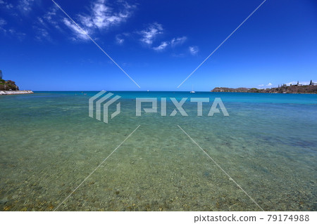 Citron Bay in Anse Vata, near Noumea, the capital of New Caledonia in Melanesia, South Pacific Citron Bay in Anse Vata, near Noumea, the capital of New Caledonia in Melanesia, South Pacific 79174988