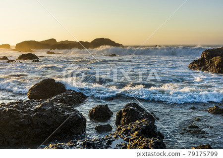 The morning waves hit the reefs on the eastern coast of Taiwan The morning waves hit the reefs on the eastern coast of Taiwan 79175799
