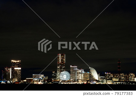 Night view of Yokohama 79177383