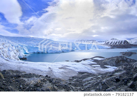 Nordenskiold Glacier, Arctic, Svalbard, Norway 79182137