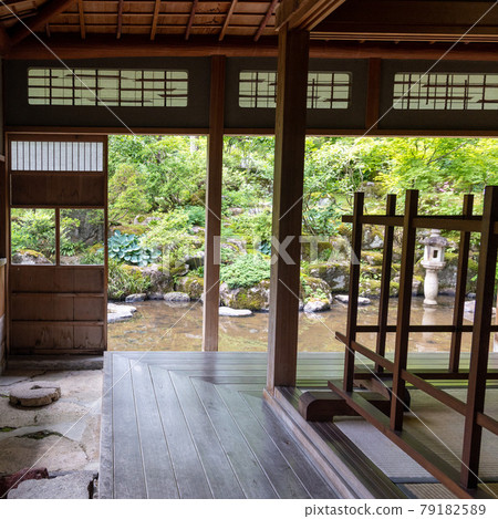 Old private house scenery 79182589