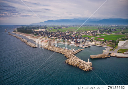 Nyuzen fishing port in Nyuzen Town, right bank of the Kurobe River, Toyama Prefecture 79182662