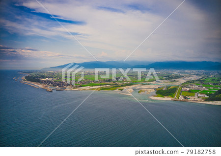 State of the Kurobe River estuary in the eastern part of Toyama Prefecture during the rainy season 79182758