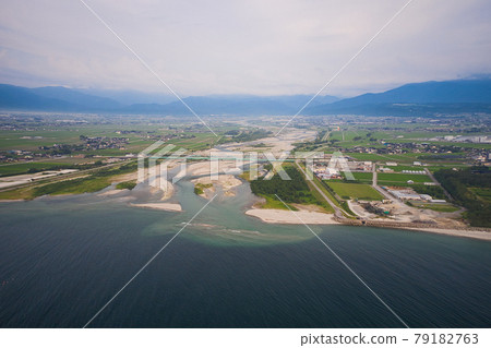 State of the Kurobe River estuary in the eastern part of Toyama Prefecture during the rainy season 79182763
