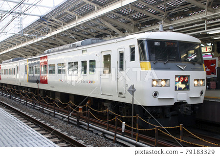 Odoriko臨時特快列車：185系列火車（7列火車） 79183329