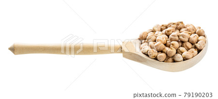 wooden spoon with chickpea seeds isolated 79190203
