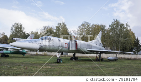 Tu-22M, the first Soviet supersonic long-range variable sweep wing jet bomber (1969) Tu-22M, the first Soviet supersonic long-range variable sweep wing jet bomber (1969) 79191794