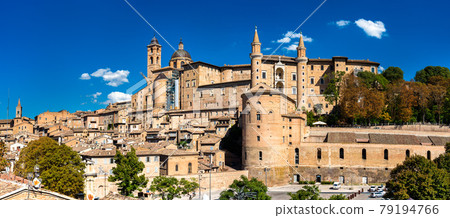 Urbino with the Ducal Palace in Marche, Italy 79194766