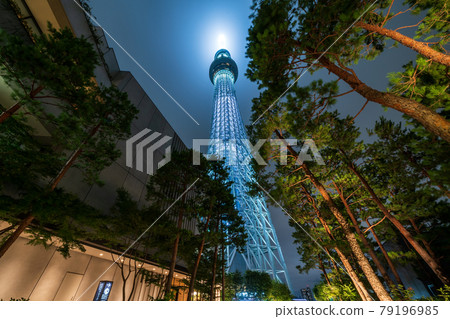 “東京”東京晴空塔藍點亮支援醫務人員等 79196985