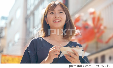 在大阪觀光的女人 在大阪觀光的女人 79197219