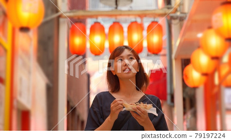 在大阪觀光的女人 在大阪觀光的女人 79197224