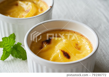 Homemade grilled pudding with browned eyes 79198772