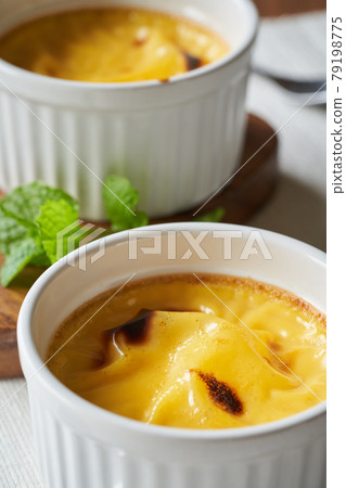 Homemade grilled pudding with browned eyes 79198775