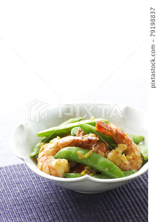 Stir-fried snap peas and shrimp in butter soy sauce 3 79198837
