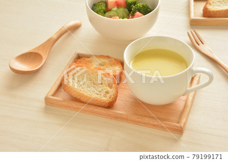 Corn soup 79199171