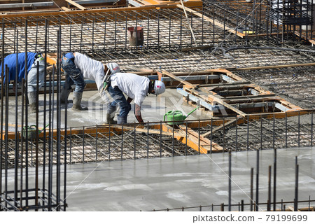 公寓土混凝土抹灰作業現場 79199699