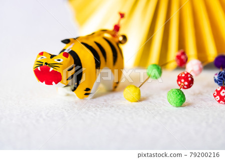 2022 Tiger year, cute tiger with a swinging papier mache 79200216