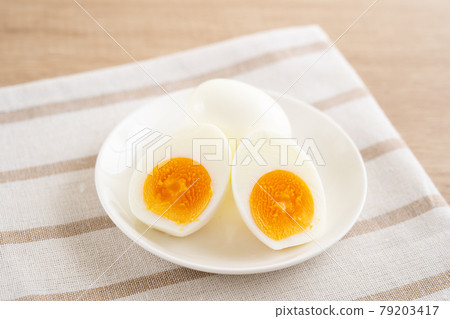 Boiled egg  79203417
