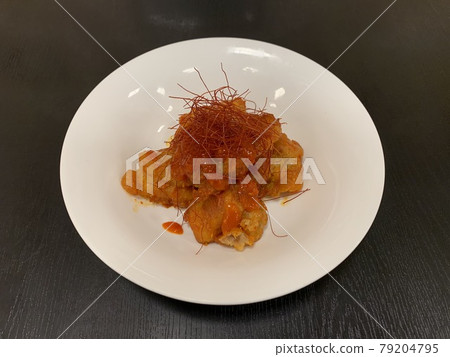 Deep-fried chicken Deep-fried chicken 79204795