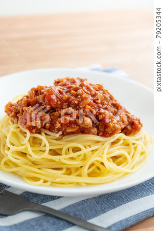 meat sauce pasta 79205344