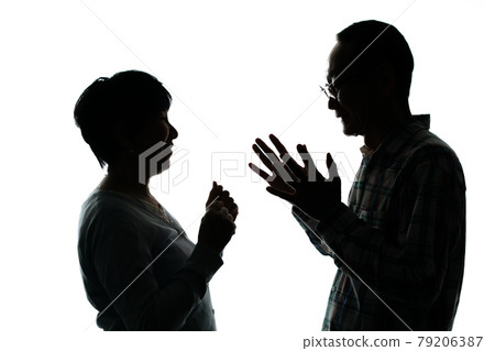 資深夫婦剪影戰鬥爭吵 79206387