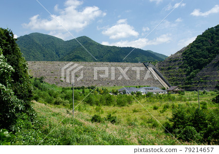 Daytime dam and daytime hot spring scenery Daytime dam and daytime hot spring scenery 79214657