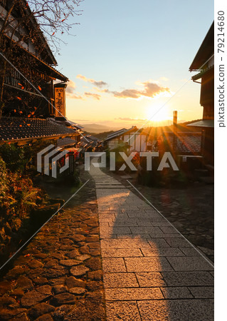 秋天的馬籠旅館，舊街景 <岐阜縣中津川市> 79214680