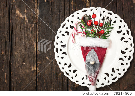 Rustic Christmas table setting 79214809