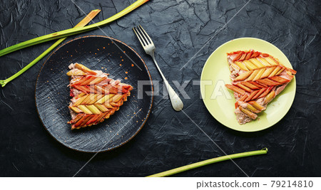 Traditional rhubarb pie,top view Traditional rhubarb pie,top view 79214810