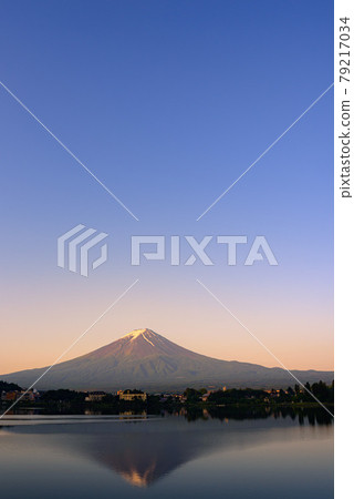 (山梨縣)倒掛日出富士河口湖 (山梨縣)倒掛日出富士河口湖 79217034