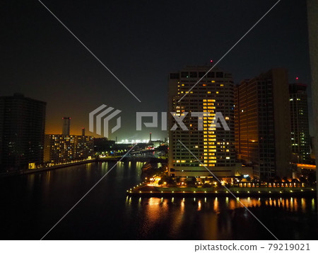 從東京運河品川的塔樓公寓欣賞夜景 從東京運河品川的塔樓公寓欣賞夜景 79219021