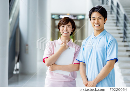 長期護理人員的男性和女性 79220064