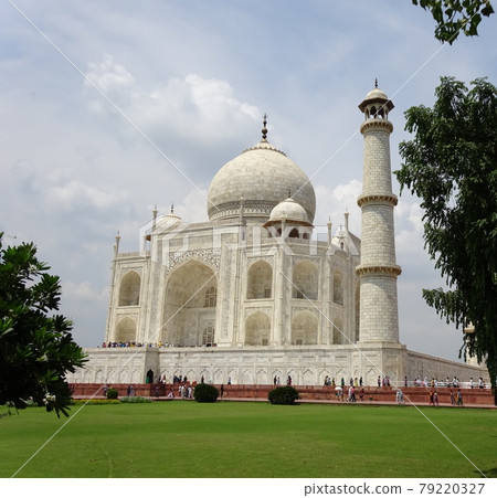Side of Taj Mahal, India Side of Taj Mahal, India 79220327