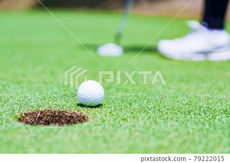 Golf green putting [image of outdoor sports] 79222015