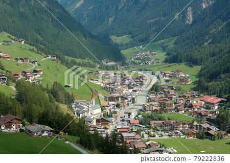 Valley Valley 79222836