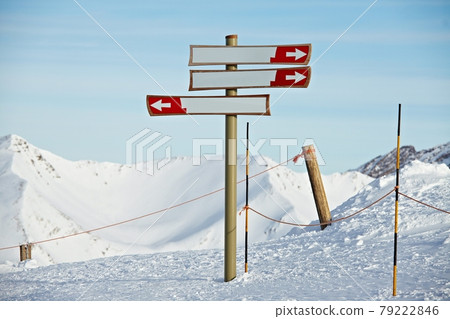Direction signs Direction signs 79222846