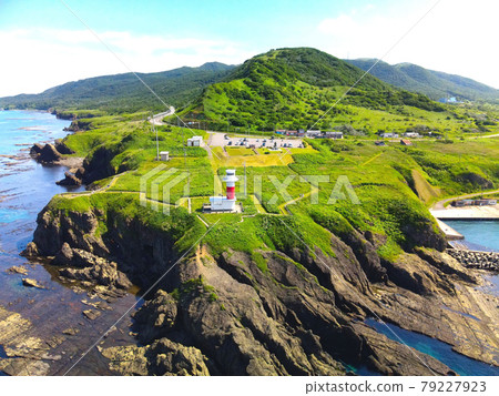 初夏北海道水津町弁慶岬的鳥瞰圖 初夏北海道水津町弁慶岬的鳥瞰圖 79227923
