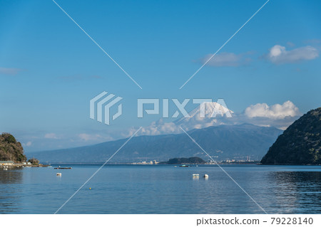 [沼津市、駿河灣和富士山] 79228140