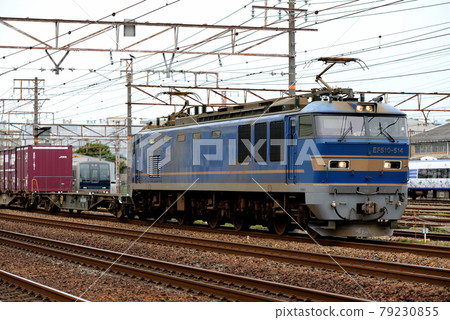 東海道幹線運行的EF510-514型電力機車 79230855