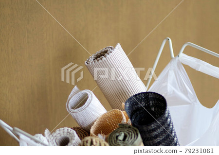 Place mat in a bag 79231081