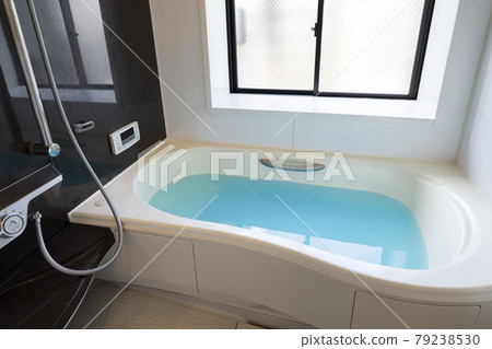 Bath with bath salt 79238530