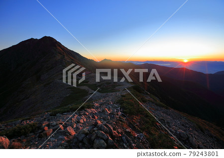 秋天的北岳登山 79243801