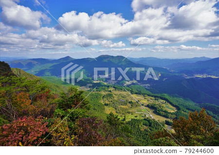 從山頂的大波山 從山頂的大波山 79244600