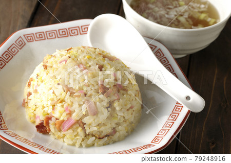 Hot Gomoku fried rice and Chinese soup with various ingredients such as Narutomaki and char siu 79248916