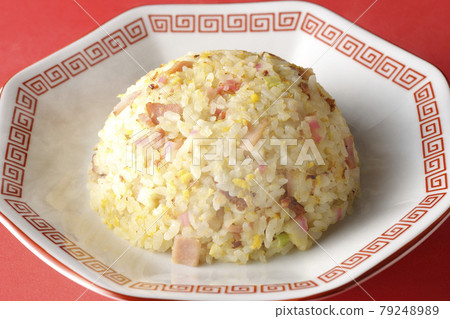 紅底火燒五眼炒飯,火影、叉燒等各種食材 紅底火燒五眼炒飯,火影、叉燒等各種食材 79248989